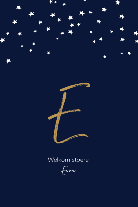 Stoer geboortekaartje voor een jongen met gouden letter en sterren