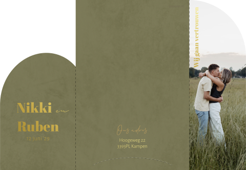 Trouwekaart insteekhoes met groen goudfolie en foto