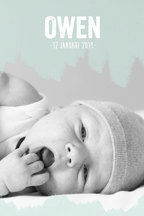 Stoer geboortekaartje met verfstrepen