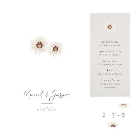 Trouwkaart met losse labeltjes witte bloemen madeliefjes kraftlook