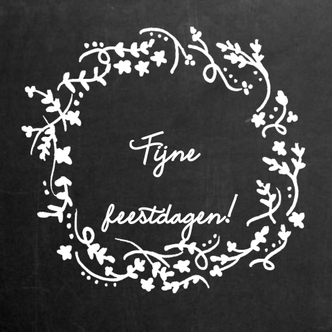 Kerstkaart met bloemenkrans