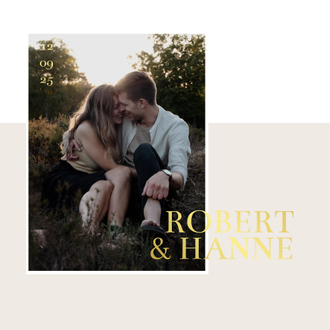 Trouwkaart met vlakken loveshoot foto en goudfolie