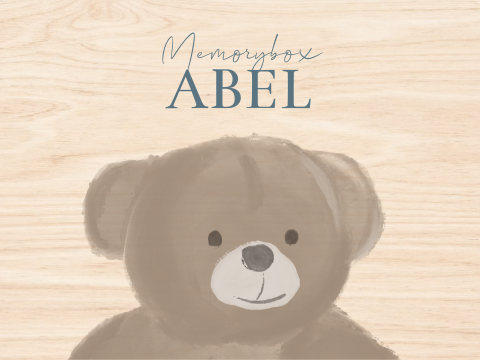 Houten herinneringskist met een geschilderd beertje voor kraamtijd