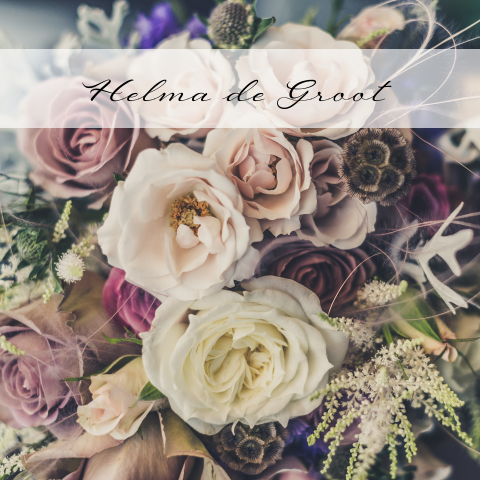 Prachtige rouwkaart gefotografeerde zacht gekleurde bloemen