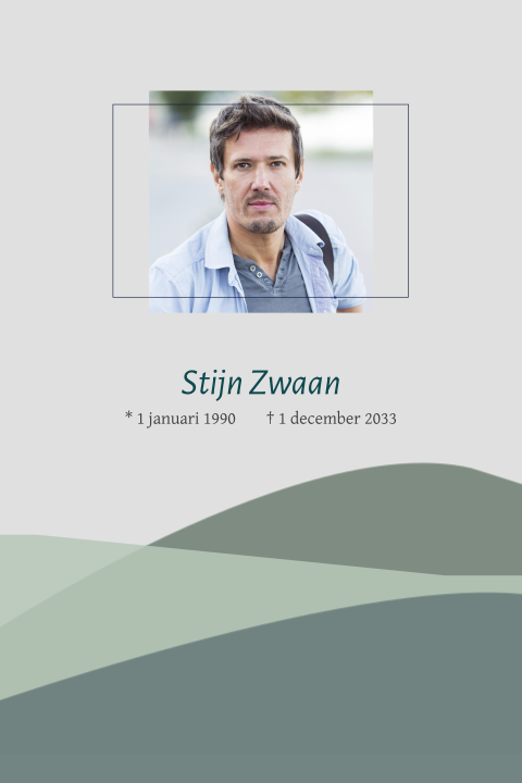 Rouwkaart man met foto en moderne bergen in groen tinten