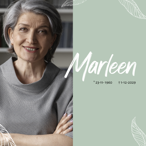 Rouwkaart voor een vrouw met ruimte voor een foto en kleurvlak