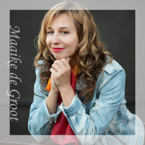 Herinneringskaart voor een vrouw met fotokader 