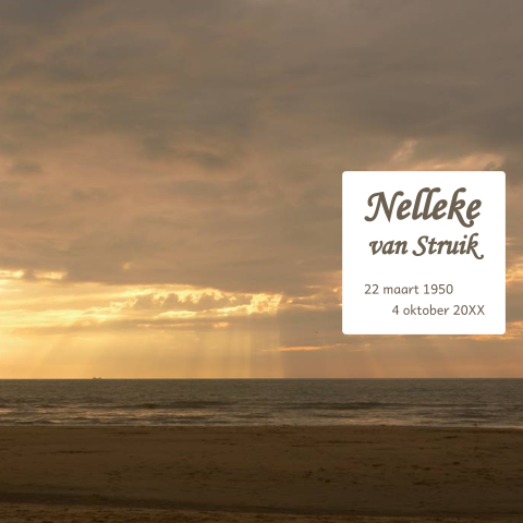 Rouwkaart strand en zee met wolken stralen jakobsladder