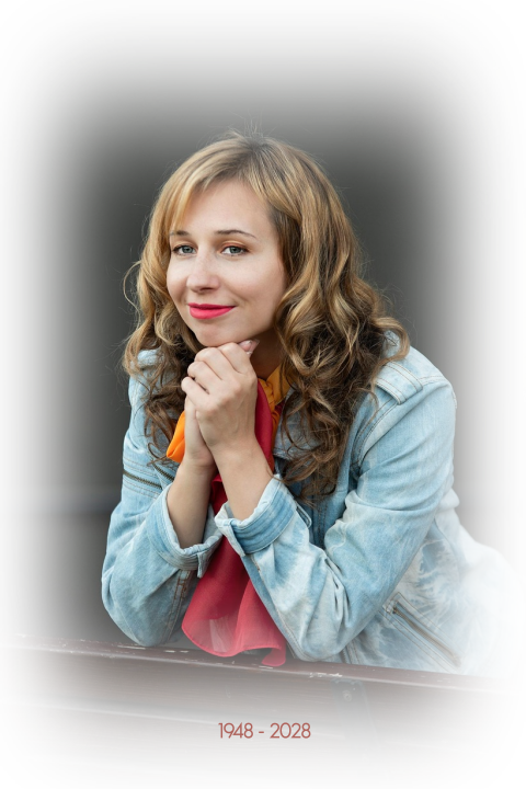 Bidprentje modern vrouw met foto om geliefde te herinneren