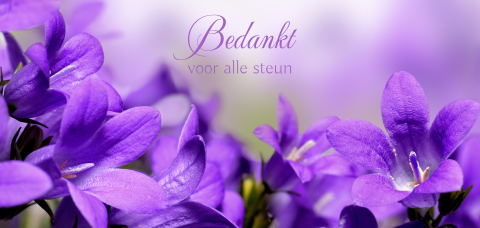 Dankbetuiging na overlijden met paarse bloemen