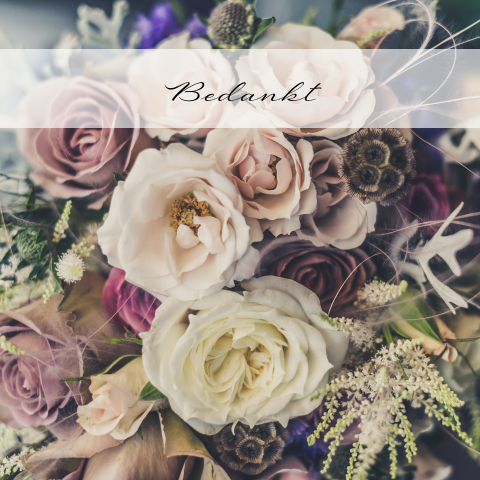 Prachtige bedankkaart overlijden gefotografeerde bloemen