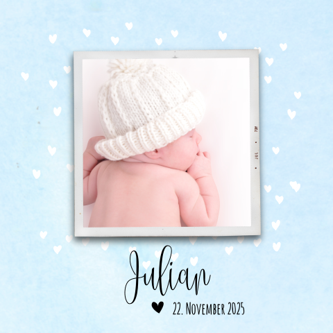 Süße Geburtskarte mit hellblauem Hintergrund und Foto