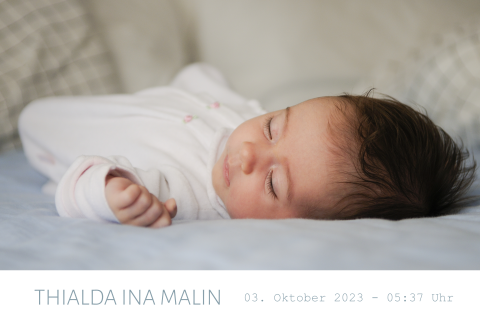 Auffallende Geburtskarte mit großem Foto