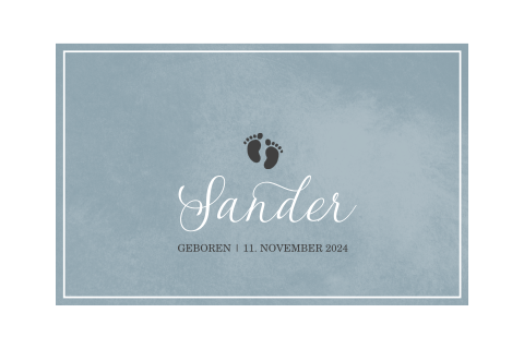 Geburtskarte mit rechteckigem Hintergrund und kleinen Füßen