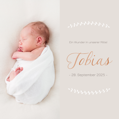 Geburtskarte in Beige mit dezenten Blumenranken