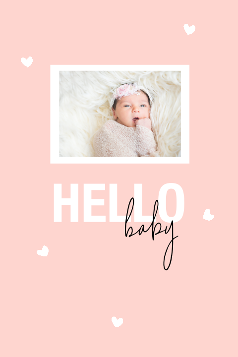 Rosafarbene Babykarte mit weißen Herzen und Foto