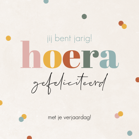 Verjaardagskaart Hoera met vrolijk gekleurde confetti