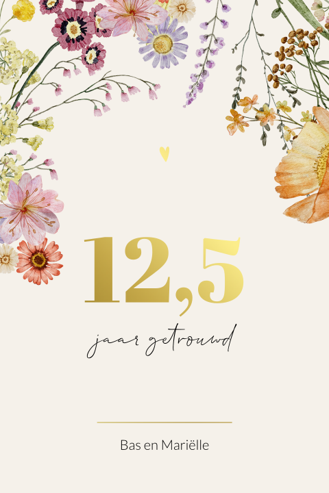 Kleurrijke 12,5 jaar getrouwd uitnodiging met bloemen en goudfolie