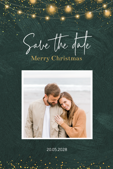 Sprankelende Save the Date kerstkaart met lampenslinger en foto