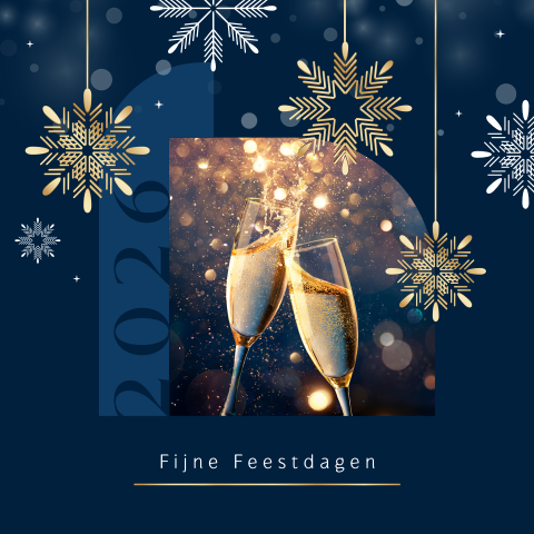 Zakelijke kerstkaart met champagneglazen en ijskristallen