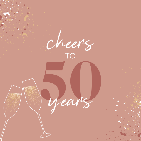 Wenskaart vrouw met champagneglazen