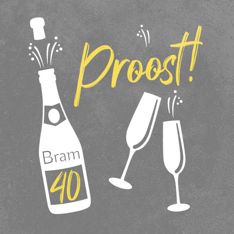Verjaardagskaart met champagne en glazen