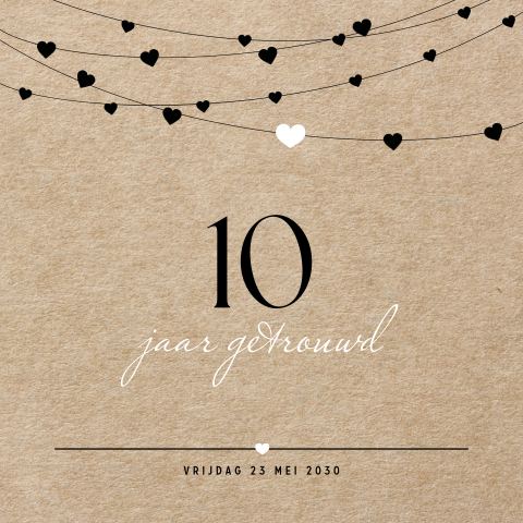 Typografische uitnodiging jubileum 10 jaar getrouwd met hartjesslinger