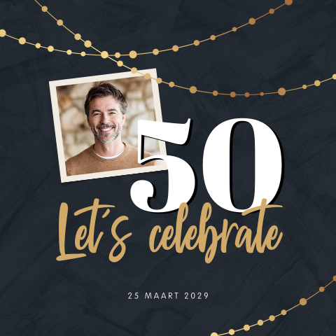 Krijtbord verjaardag uitnodiging 50 jaar met slinger en foto