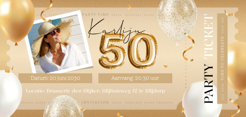 Feestelijke ticket verjaardaguitnodiging 50 jaar met ballonnen en foto