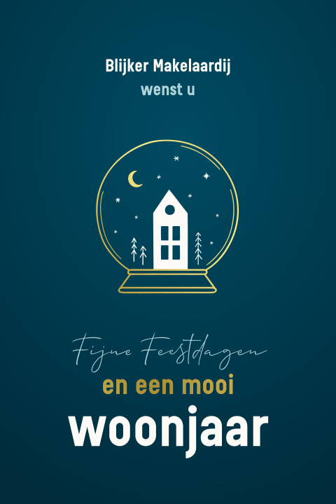 Kerstkaart met huis in sneeuwbol en goudfolie