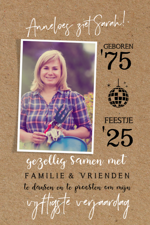 Hippe handlettering Sarah kaart op karton achtergrond