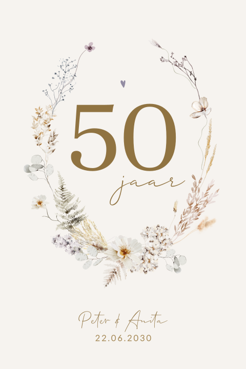 Klassieke bloemen uitnodiging 50 jaar getrouwd met krans en hartje