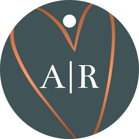 Rond label bruiloft met hart en initialen (per 16 stuks)
