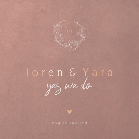 Trouwkaart met roséfolie en getekende bloemenkrans