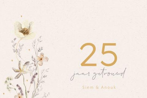 Romantische uitnodiging 25 jaar getrouwd met bloemen en hartjes