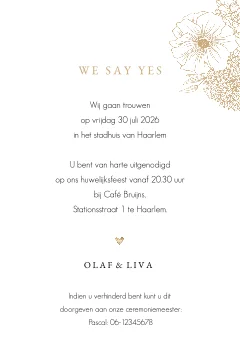 Rustige trouwkaart met getekende bloemen