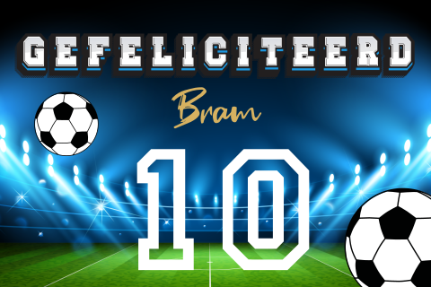 Voetbal verjaardagskaart met stadion en aanpasbare leeftijd