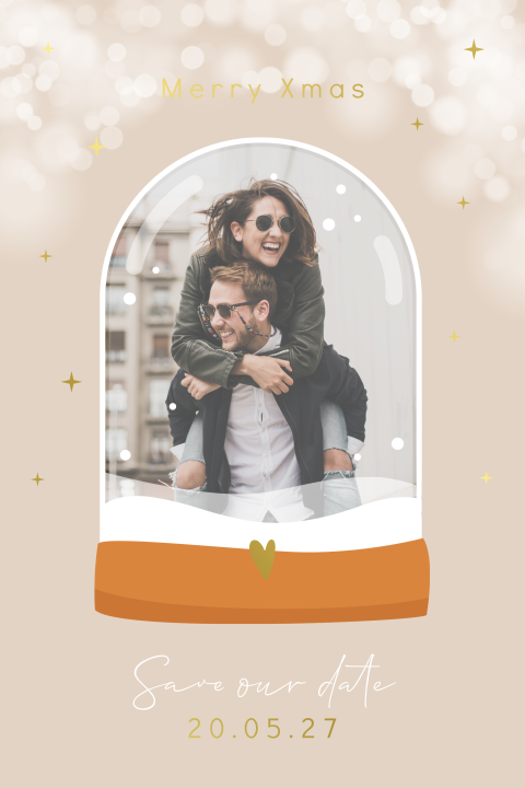 Luxe Save the Date kerstkaart met snowglobe en foto