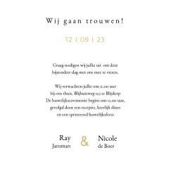 Basic trouwkaart met initialen in goudlook