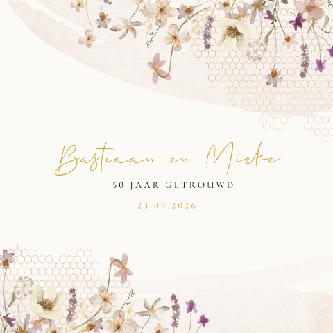 Sierlijke 50 jaar getrouwd uitnodiging met veldbloemen