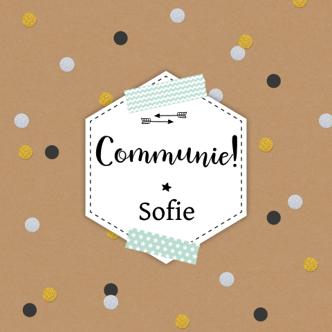 Hippe uitnodigingskaart voor een communie met kraft en confetti