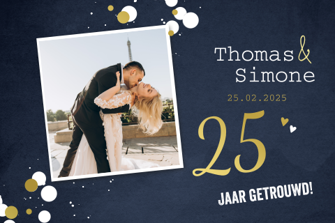 Goudfolie uitnodiging 25 jaar getrouwd met foto en stippen