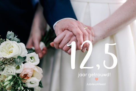 Romantische uitnodiging 12,5 jarig huwelijk met foto en hartjes