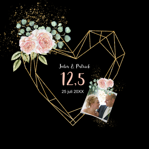 Botanische huwelijksjubileum kaart met rozen op hart