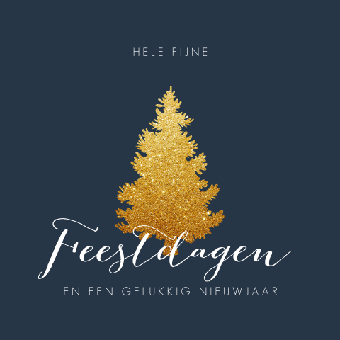 Klassieke kerstkaart met goudlook kerstboom op donkerblauw