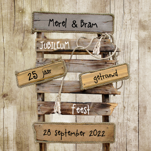 Stoere uitnodiging jubileum met hout pallet en foto