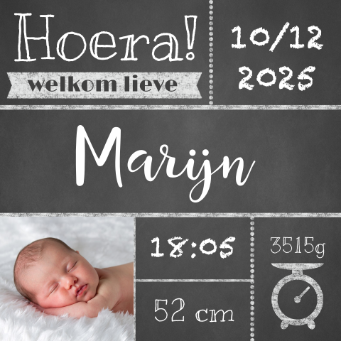 Stoer geboortekaartje met krijtbord en foto