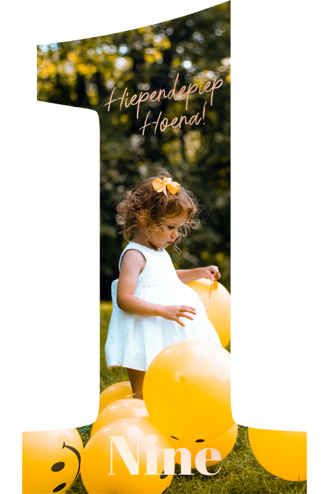 Hippe uitnodiging in een 1-vorm met ballonnen en roségoudfolie