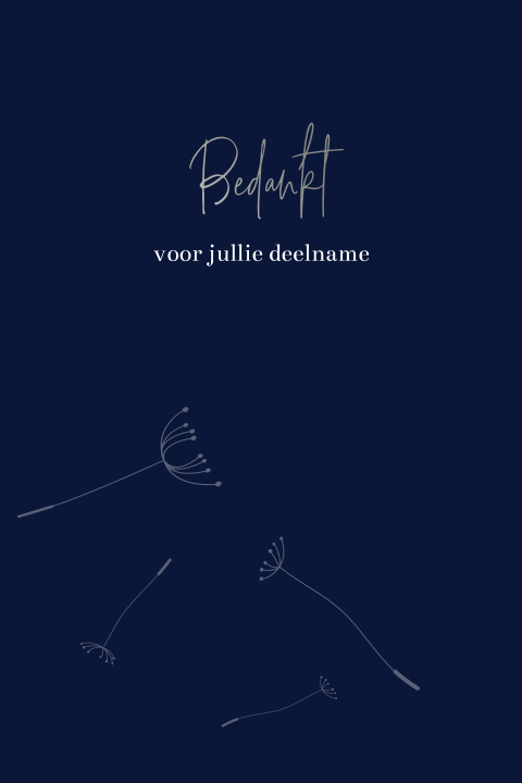 Zilverfolie rouwbedankkaart met bloemen op donkerblauw