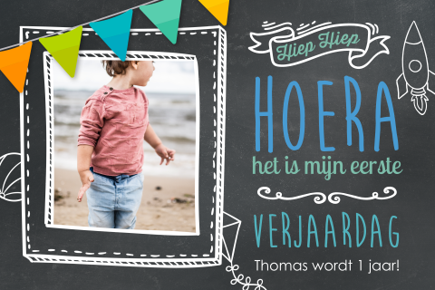 Hippe verjaardagskaart in krijtbordstijl 